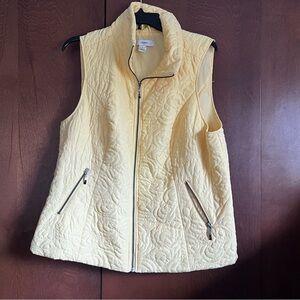 CJ Banks Pale Yellow Pattern Quilted Vest. Size X (14W). Front Zip and Pockets